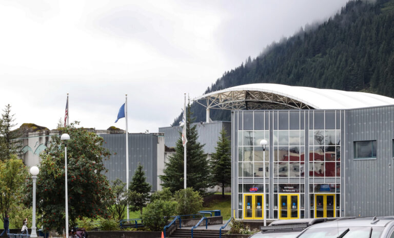 A foggy, rainy day at the Alaska SeaLife Center on Railway Avenue in Seward, Alaska, a public aquarium and marine mammal rehabilitation facility on the shores of Resurrection Bay.